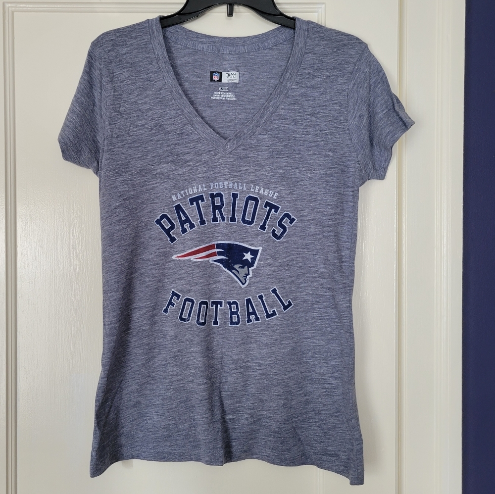NFL Team Apparel Womens Grey New England Patriots Pats Tee Shirt, Large